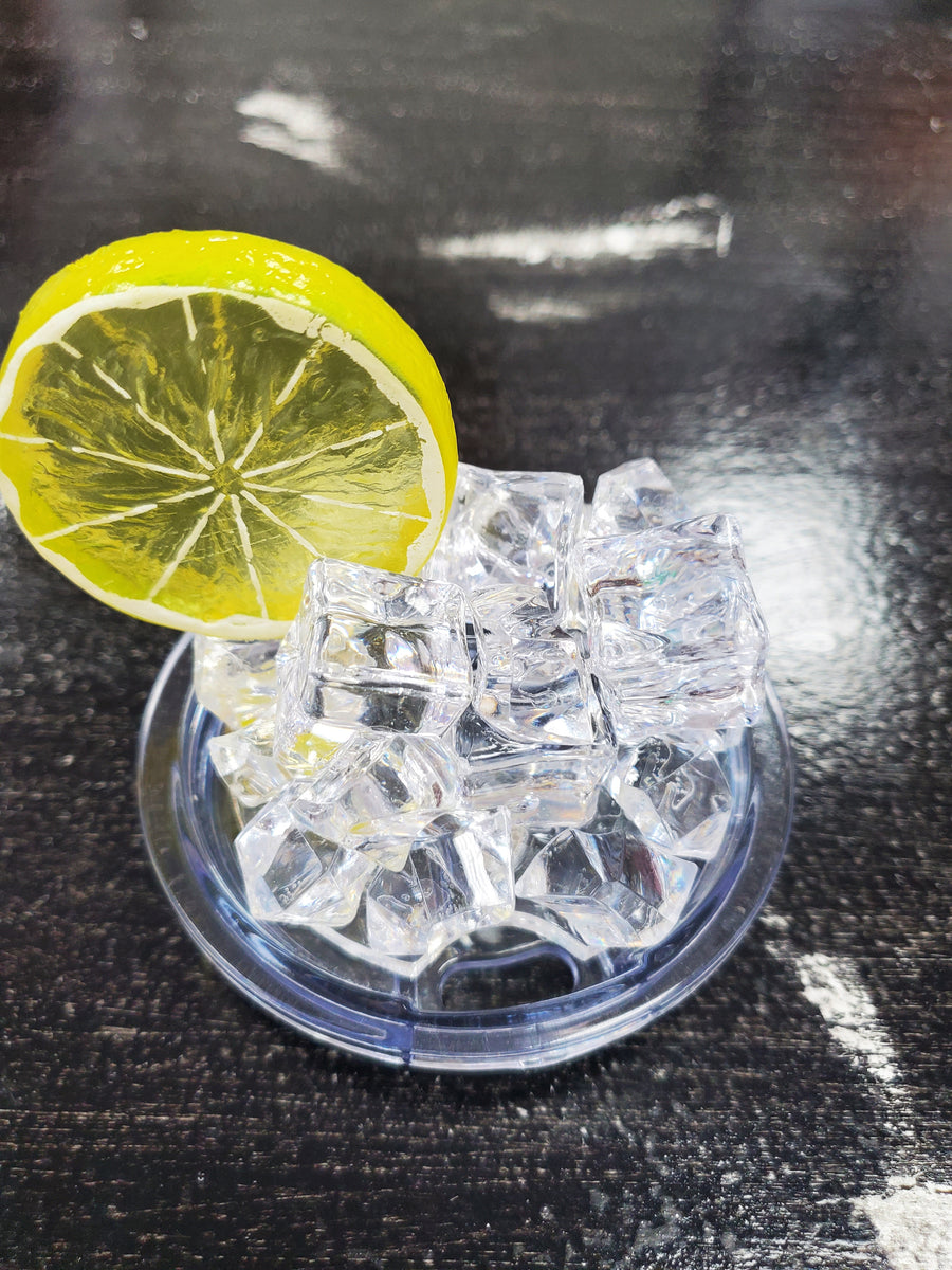 Lemon tumbler with faux ice topper